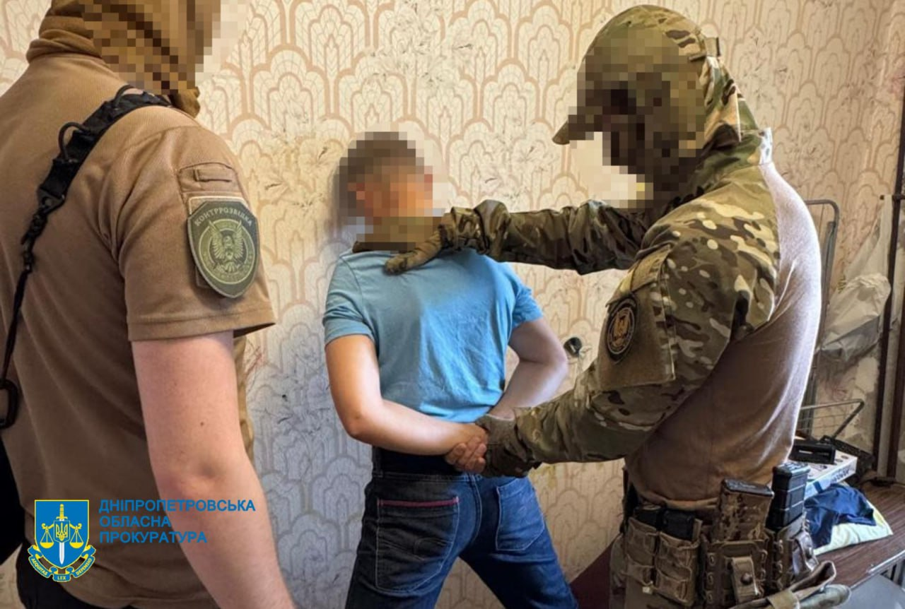 &quot;Зливав&quot; дані про ППО та енергетику: у Дніпрі затримали інформатора РФ