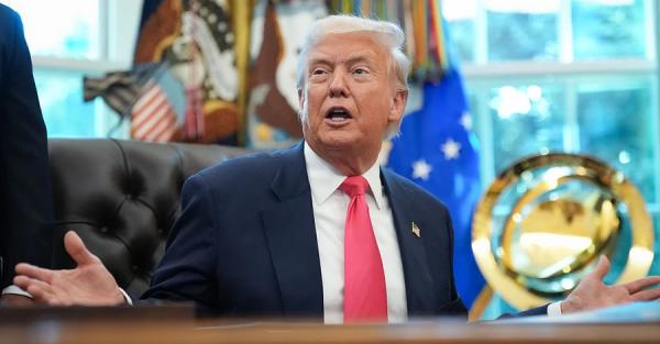 Трамп порівняв Зеленського й Путіна з "олією та оцтом" і заявив, що не хоче брати участі у саміті