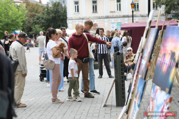 Фоторепортаж з центру Вінниці у День міста