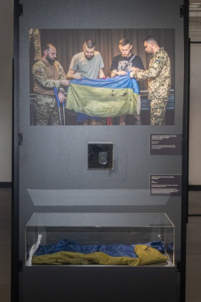 Залужний та Борис Джонсон відкрили в Лондоні виставку Незламна Україна