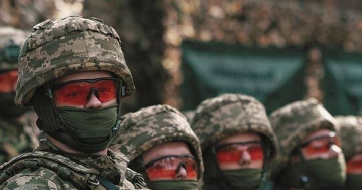 "Контракт 18-24": впервые присягу приняли девушки