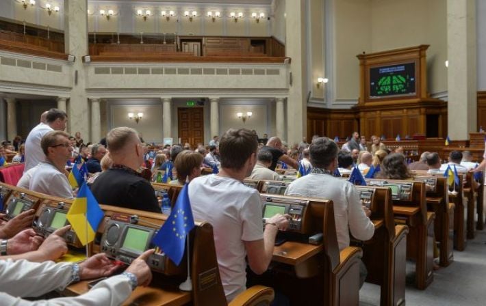 Рада возобновила прямые трансляции заседаний: где смотреть
