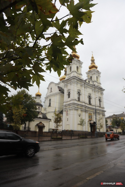 Осінь у Вінниці: фоторепортаж з центру міста