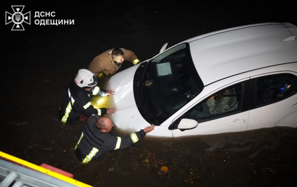 Загиблі і зниклі. Погодній апокаліпсис в ОдесіСюжет