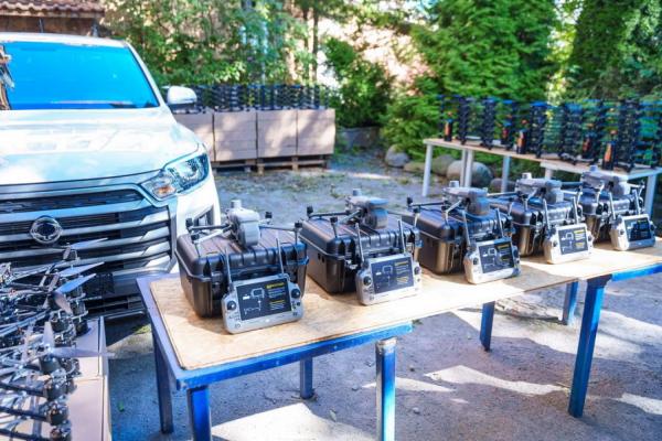 Вінниця передала пікап і дрони для спецпідрозділу «Артан»