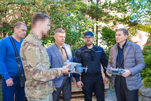 Вінниця передала пікап і дрони для спецпідрозділу «Артан»