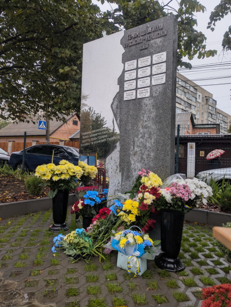 У п’яти ліцеях Вінниці відкрили пам’ятні знаки на честь полеглих воїнів-випускників