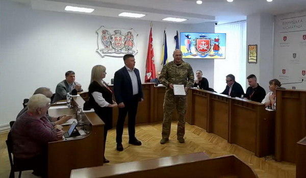 Ветерану війни з Вінниці вручили сертифікат на придбання авто Ветерану війни з Вінниці вручили сертифікат на придбання авто