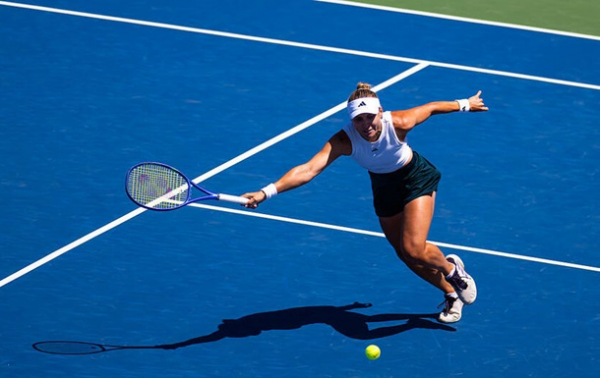 Українка Стародубцева зіграла переможний матч на турнірі в Австралії Українка Стародубцева зіграла переможний матч на турнірі в Австралії