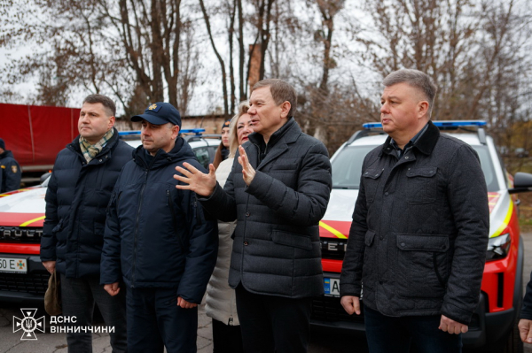 Рятувальникам Вінниці передали п’ять позашляховиків Рятувальникам Вінниці передали п’ять позашляховиків