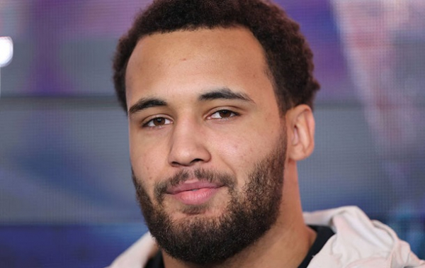 Ітаума вважає, що Усик відмовиться від титулів через страх перед поєдинком