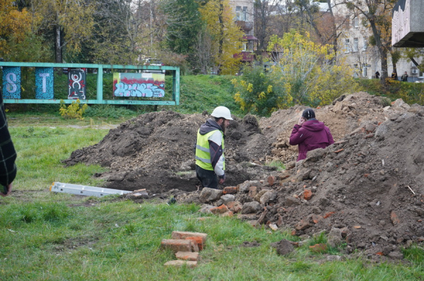 У центрі Вінниці завершили «розкопки» біля «росії» У центрі Вінниці завершили «розкопки» біля «росії»