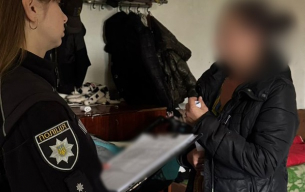 В Одесі нетвереза бабуся побила тримісячного онука В Одесі нетвереза бабуся побила тримісячного онука