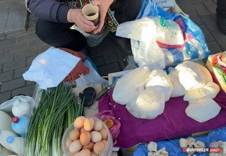 Атмосфера та ціни на вінницькому базарі: у скільки обійдеться святковий стіл 2025