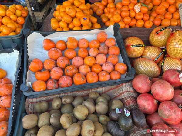 Атмосфера та ціни на вінницькому базарі: у скільки обійдеться святковий стіл 2025