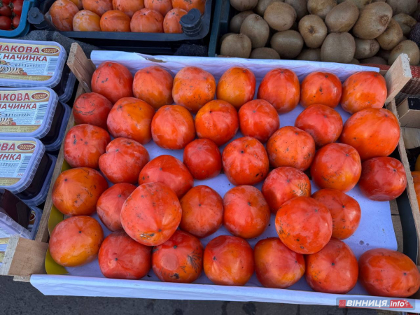 Атмосфера та ціни на вінницькому базарі: у скільки обійдеться святковий стіл 2025