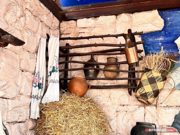 Різдвяний вертеп встановили у центрі Вінниці: фото Різдвяний вертеп встановили у центрі Вінниці: фото