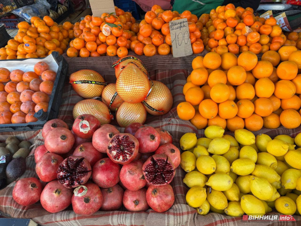 Атмосфера та ціни на вінницькому базарі: у скільки обійдеться святковий стіл 2025