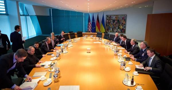 Зеленський на переговорах зі США допустив відмову від вступу України до НАТО, - Reuters