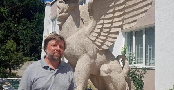 Київ проти Ермітажу: що відомо про головного «розкопника» античного Криму, заарештованого в Польщі Київ проти Ермітажу: що відомо про головного «розкопника» античного Криму, заарештованого в Польщі