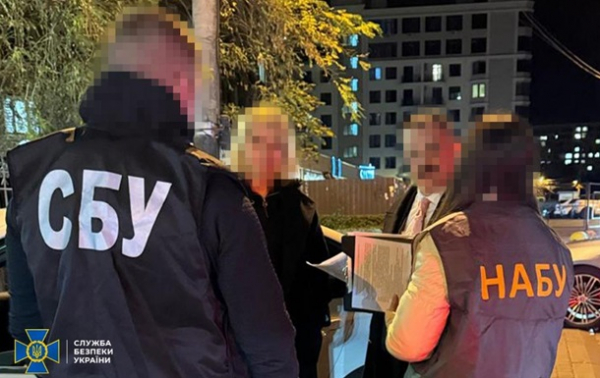 В Одесі суддю і адвоката затримали за хабарі В Одесі суддю і адвоката затримали за хабарі