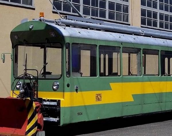У Вінниці з’явився снігоприбиральний ретро-трамвай із Цюриха У Вінниці з’явився снігоприбиральний ретро-трамвай із Цюриха