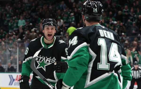 НХЛ: розгром від Далласа та перемога Чикаго