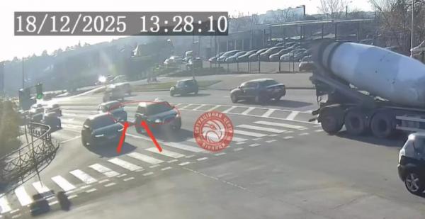 У Вінниці оштрафували водія, який бетонною сумішшю забруднив дорогу