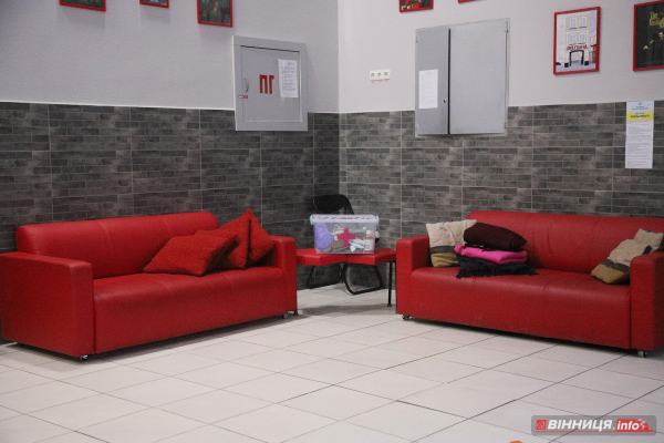 Пункт незламності: як у Вінниці працюють місця, де можна зігрітись й зарядити техніку