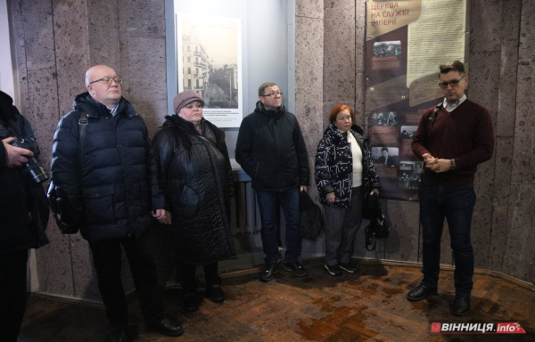 Знищення храмів, РПЦ й пропаганда війни: виставку &laquo;Церковний рашизм&raquo; відкрили у Вінниці