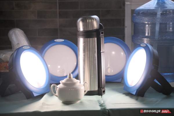 Пункт незламності: як у Вінниці працюють місця, де можна зігрітись й зарядити техніку