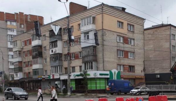 У Вінниці демонтують вивіски на вулиці Пирогова: перелік адрес