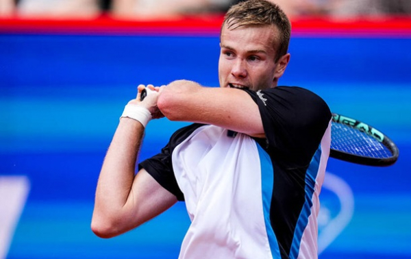 Проблеми з ногою зупинили Сачка в поєдинку Australian Open Проблеми з ногою зупинили Сачка в поєдинку Australian Open