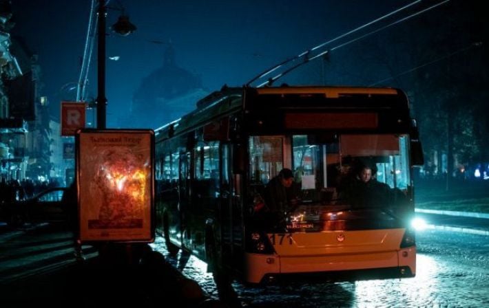 Энергетический коллапс во Львове: больницы и электротранспорт отключили от света из-за решения Кабмина