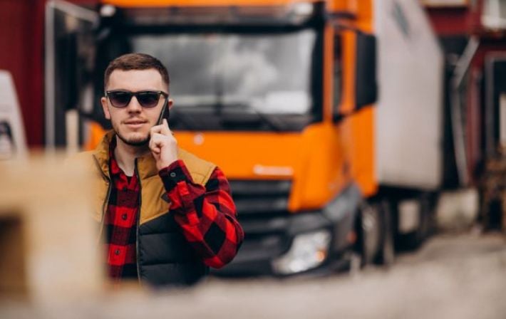 Рынок труда 2025: подсобники и водители вытеснили «белых воротничков» из топа вакансий