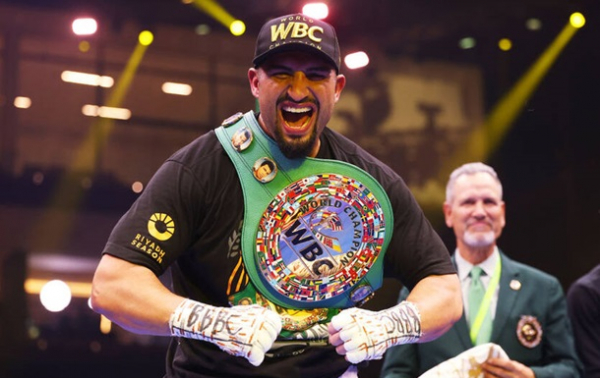 Усик не в планах: промоутер назвав наступний крок Кабаєла