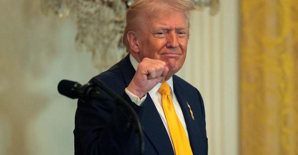 Трамп підписав указ про 10% мит для всіх країн Трамп підписав указ про 10% мит для всіх країн