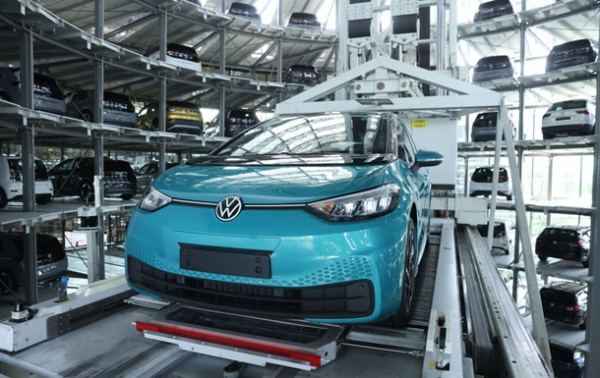 Електромобілі Volkswagen обігнали Tesla в Європі