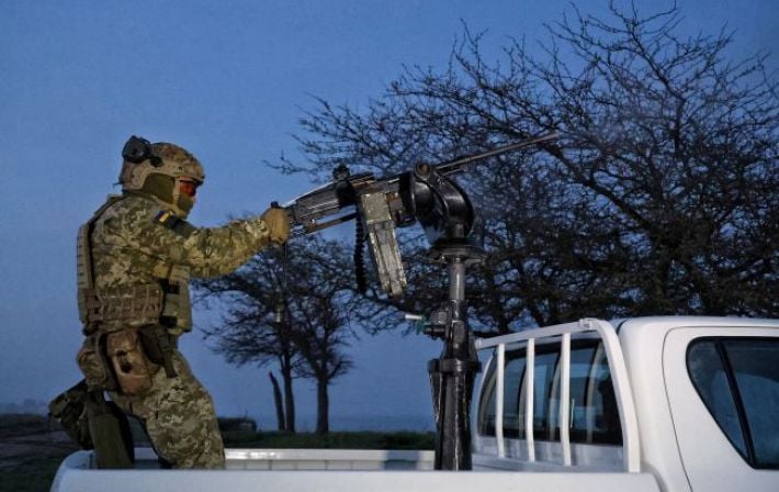 Девять направлений ударов: силы ПВО нейтрализовали 76 вражеских БпЛА в ходе ночной атаки