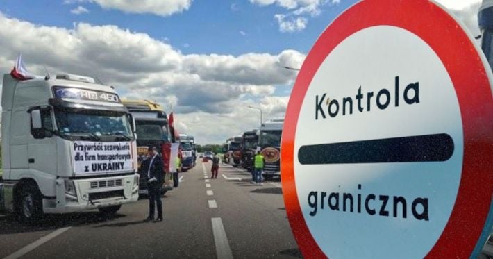 Пятеро мужчин выехали за границу под видом «музыкантов» Петра Черного: детали расследования