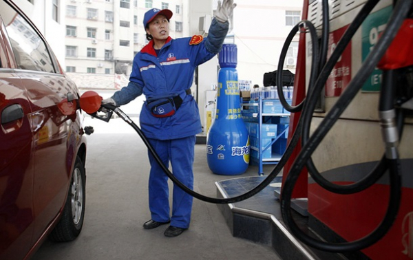 Китай наказав нафтопереробним заводам припинити експорт палива