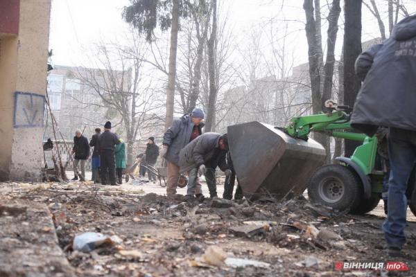 Наслідки обстрілу Вінниці 24 березня: пошкоджено 128 об&rsquo;єктів, семеро поранених у лікарнях