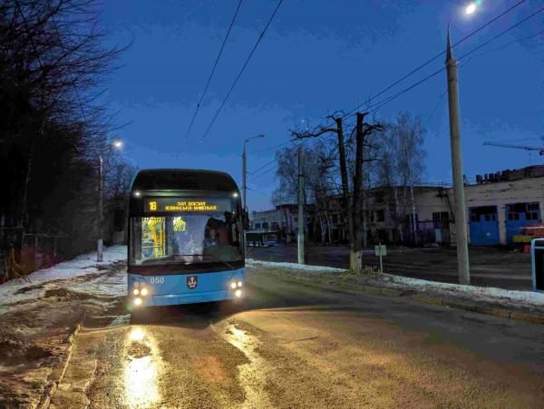 Ранкове закулісся роботи водійки вінницького тролейбуса
