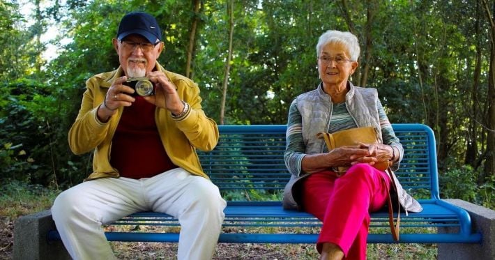 Почему родные братья и сестры стареют по-разному: объяснение генетиков