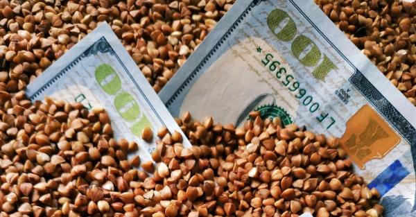 Якими будуть ціни на продукти до Великодня: чи не збанкрутуємо на гречці та яйцях