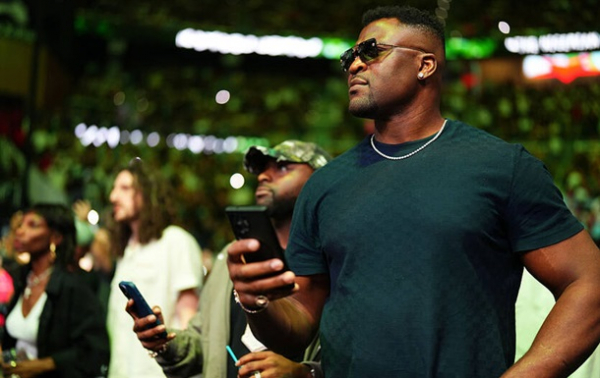 Нганну звинуватив Усика у зриві його бою