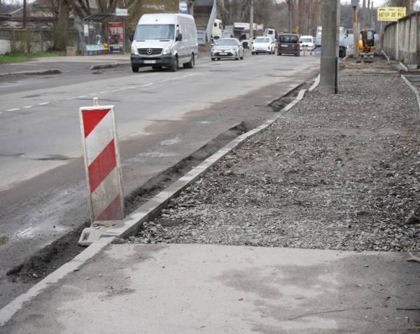У Вінниці на Зулінського встановлюють зупинки і мають садити дерева