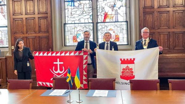Мер Вінниці у Швеції підписав угоду про партнерство з Гельсінборгом