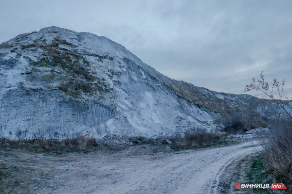 Звідки у Вінниці «біла гора» і що вона означає для міста. Фоторепортаж Звідки у Вінниці «біла гора» і що вона означає для міста. Фоторепортаж
