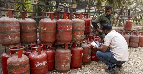 Бензин стане розкішшю, а працюватимуть 4 дні на тиждень: до чого призведе паливна криза Бензин стане розкішшю, а працюватимуть 4 дні на тиждень: до чого призведе паливна криза